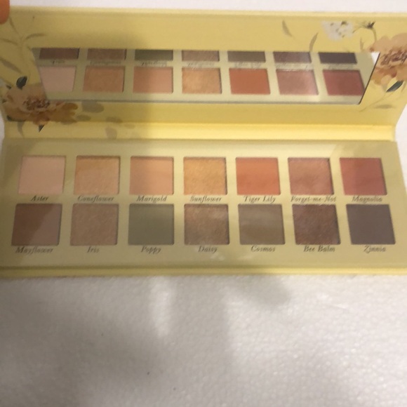 Laura Geller Wildflower Wishes Eyeshadow Palette - Picture 2 of 4